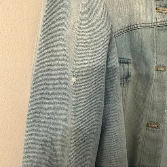 Levi's Addison Light Wash Denim Distressed Jacket with Raw Hem Size S GUC - Picture 4 of 10